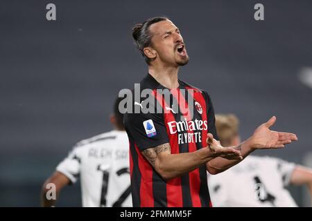 Turin, Italien, 9. Mai 2021. Zlatan Ibrahimovic vom AC Mailand reagiert während des Spiels der Serie A im Allianz Stadium in Turin. Bildnachweis sollte lauten: Jonathan Moscrop / Sportimage Stockfoto