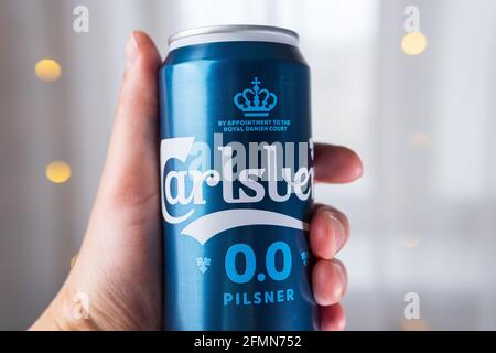 Tjumen, Russland, 26. april 2021: Carlsberg ist ein alkoholfreies Bier, das von der Carlsberg-Gruppe hergestellt wird Stockfoto