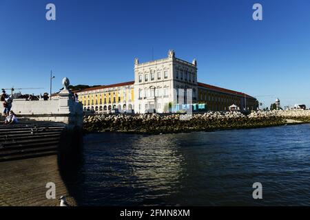 Commerce Square im Herzen der Altstadt von Lissabon. Stockfoto