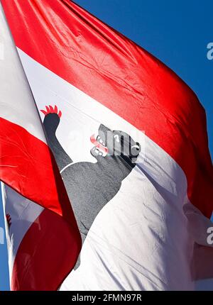 Berlin, Deutschland. Mai 2021. Die Flagge des Landes Berlin. Quelle: Jens Kalaene/dpa-Zentralbild/ZB/dpa/Alamy Live News Stockfoto