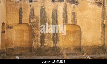 Nahaufnahme der Neemrana Baori Steepwell in Rajasthan, Indien Stockfoto