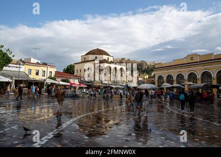 Athen, Griechenland - 07. Mai 2018. Monastiraki Platz nach dem Regen Stockfoto