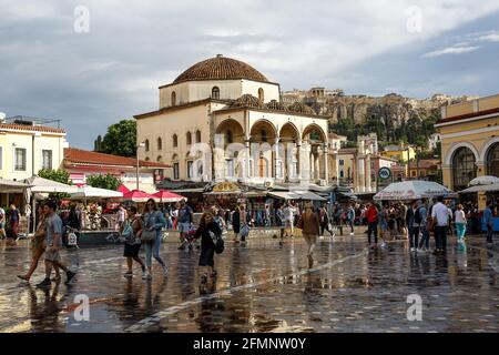 Athen, Griechenland - 07. Mai 2018. Monastiraki Platz nach dem Regen Stockfoto
