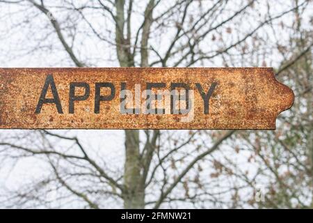 Rostiger Straßenschild in Richtung Appleby-in-Westmorland, Cumbria, Großbritannien Stockfoto