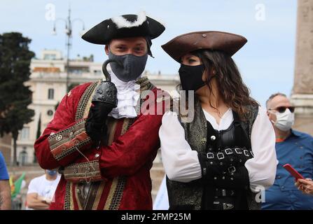 Rom, Italien. Mai 2021. Rom, Demonstration der Arbeiter der Themen- und Wasserparks, um die Regierung zu bitten, dass die Vergnügungsparks vor dem 1. Juli 2021 wiedereröffnet werden. Bild: Kredit: Unabhängige Fotoagentur/Alamy Live News Stockfoto