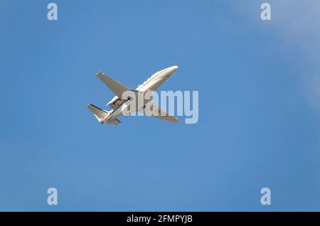 Cessna 560XL Citation XLS Executive Business Jet CS-DFV von NetJets Europe fliegt auf der Farnborough International Airshow 2010, Großbritannien Stockfoto