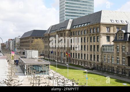 Düsseldorf, Deutschland. Mai 2021. Die Staatskanzlei in Düsseldorf, Sitz des Ministerpräsidenten von Nordrhein-Westfalen. Quelle: Oliver Berg/dpa/Alamy Live News Stockfoto