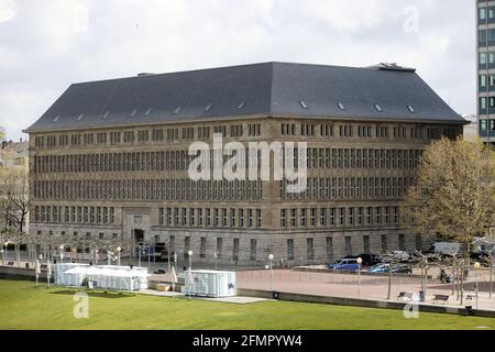 Düsseldorf, Deutschland. Mai 2021. Der Behrensbau im Gebäudekomplex Mannesmann Haus. Der Behrensbau soll die Heimat des Hauses der Geschichte Nordrhein-Westfalens werden. Quelle: Oliver Berg/dpa/Alamy Live News Stockfoto