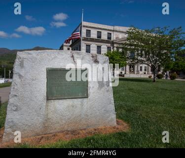 Gedenkstätte zur Anerkennung der Veteranen des Bürgerkrieges aus dem Haywood County vor dem Gerichtsgebäude in Waynesville, Nord Stockfoto