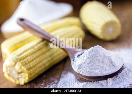 Maisstärke ist das Maismehl, das beim Kochen zur Zubereitung von Cremes als Verdickungsmittel verwendet wird Stockfoto