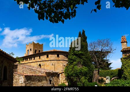 Sant Pere de Pals Sant Pere de Pals, gotische Kirche in der mittelalterlichen Stadt Pals, in Baix Emporda, Katalonien, Spanien. La ciutat medieval de Pals, al Bai Stockfoto