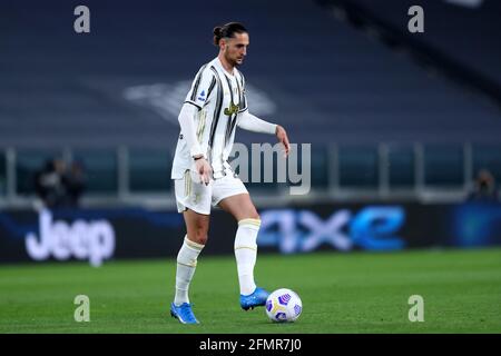 Turin, Italien. 09 Mai 2021. Italienische Serie A. Adrien Rabiot von FC Juventus im Einsatz während der Serie A Spiel zwischen FC Juventus und AC Mailand. Stockfoto