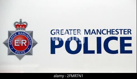 Eine allgemeine Ansicht eines Greater Manchester Police-Emblems außerhalb von Old Trafford, Manchester. Bilddatum: Dienstag, 11. Mai 2021. Stockfoto