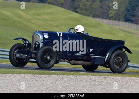 Jock MacKinnon, Bentley 3 Liter, The Mad Jack for Pre-war Sports Cars, Donington Historic Festival 2021, Donington Park, England, Mai 2021. Stockfoto