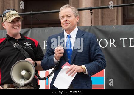 Austin, Texas, USA. Juni 2014. Der texanische Staatssenator Don Huffines spricht am 13. Januar 2017 bei einer Open Carry Texas-Kundgebung auf der Südtreppe des Kapitols. Huffines diente bis 2019 und hat seine Kandidatur für den Gouverneur von Texas gegen Greg Abbott im Jahr 2021 angekündigt. Quelle: Bob Daemmrich/ZUMA Wire/Alamy Live News Stockfoto