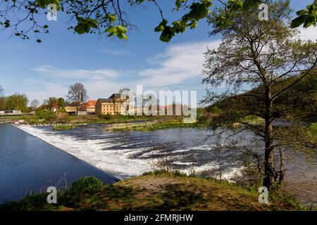 Grimma, Sachsen, Deutschland- 05 11 2021, die kleine Stadt an der Mulde ist bekannt als die "Perle des Muldetals"- Mulde-Gewehr Stockfoto