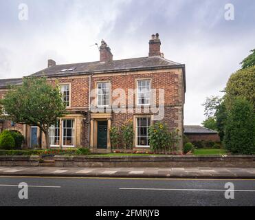 Fassade eines Terrassenhauses im Dorf Gretna Green, Schottland, Großbritannien Stockfoto