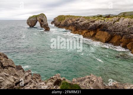 Villahormes Klippen und Schlucht in Llanes, Asturien Spanien Stockfoto