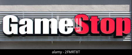 GameStop-Logo, Zeichen auf Videospiel, Unterhaltungselektronik, und Gaming-Merchandise Einzelhandel Standort - San Jose Kalifornien, USA - 2021 Stockfoto