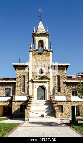 Paternina Cid Palast, ehemalige Wiege, jetzt saniert und guzgados Busbahnhof in Haro, La Rja. Spanien Stockfoto