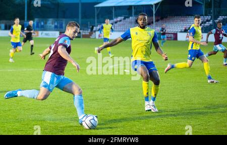 Solihull, Großbritannien. Mai 2021. Weymouth über den Angriff während des Spiels der Vanarama National League zwischen Solihull Moors & Weymouth im SportNation.be-t-Stadion in Solihull, England Credit: SPP Sport Press Foto. /Alamy Live News Stockfoto