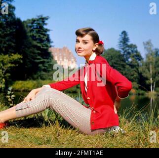 AUDREY HEPBURN britische Filmschauspielerin im Jahr 1957 während der Dreharbeiten zu Love Am Nachmittag Stockfoto