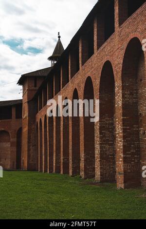 Kreml in Kolomna. Überreste einer Festung aus dem 16. Jahrhundert in der Stadt Kolomna im Osten der Region Moskau. Hochwertige Fotos Stockfoto