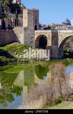 Alcantara-Brücke, über den Fluss Tage, Toledo, Spanien Stockfoto