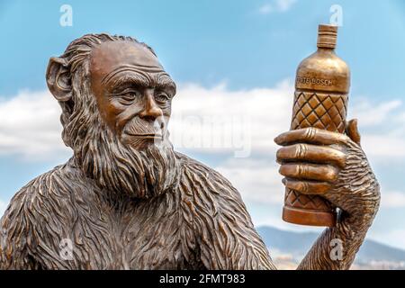 Badalona , Spanien - 15. Juli 2012: Skulptur von Anis del Mono, am Eingang der Pont del Petroli, weiht am Samstag, 7. Juli 2012 die meisten f Stockfoto