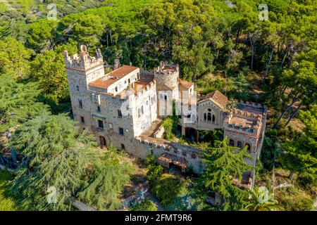 Burg Can Jaumar in Cabrils (Maresme) Spanien. Mittelalterlicher Typ. Erbaut 1923. Stockfoto