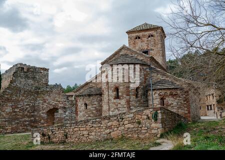 Sant Andreu de Castellnou ist eine romanische Kirche in der Gemeinde Castellnou de Bages, ist ein unvollendetes Werk das architektonische Erbe Erfinder Stockfoto