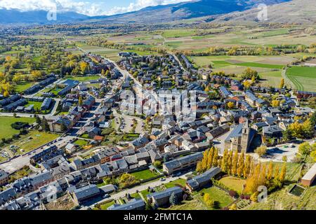 Panoramablick auf Llivia, eine kleine spanische Enklave auf dem Gebiet Frankreichs. Spanien Stockfoto