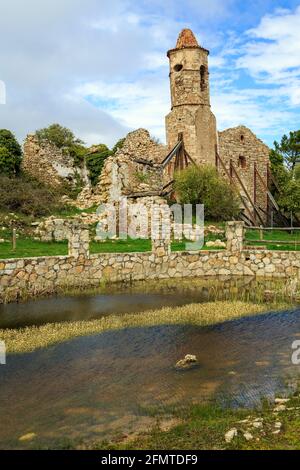 Ruinen einer alten verlassenen Stadt in La MUssara (Tarragona, Spanien) Stockfoto