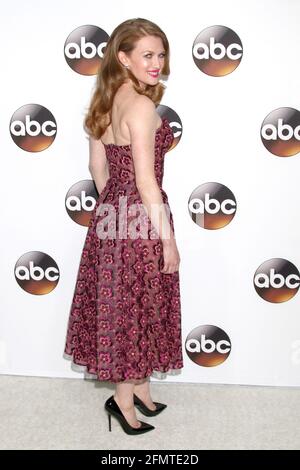 LOS ANGELES - JAN 10: Mirielle Enos bei der Disney/ABC TV TCA Winter 2017 Party im Langham Hotel am 10. Januar 2017 in Pasadena, CA Stockfoto