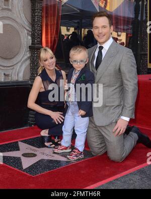 LOS ANGELES - APR 21: Anna Faris, Jack Pratt, Chris Pratt bei der Walk of Fame Star Ceremony auf dem Hollywood Walk of Fame am 21. April 2017 in Los Angeles, CA Stockfoto