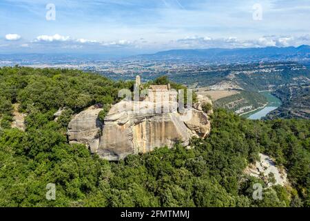 Sant Feliu de Savassona ist eine romanische Kirche in Tavernoles (Osona), die im Inventar des architektonischen Erbes Kataloniens enthalten ist. Spanien Stockfoto