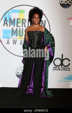 LOS ANGELES - NOV 19: Rhonda Ross Kendrick bei den American Music Awards 2017 im Microsoft Theater am 19. November 2017 in Los Angeles, CA Stockfoto