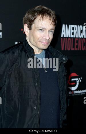 LOS ANGELES - JAN 25: Chris Kattan bei der Weltpremiere von 'American Violence' im Egyptian Theatre am 25. Januar 2017 in Los Angeles, CA Stockfoto