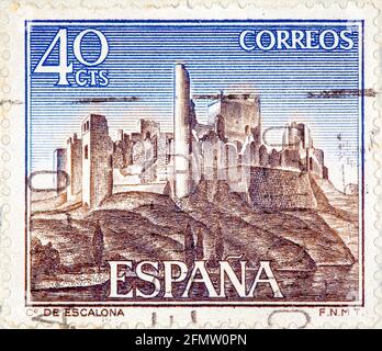 SPANIEN - UM 1968: Eine von SPANIEN gedruckte Marke zeigt die Ansicht des Schlosses von Escalona in Toledo, um 1968. Stockfoto