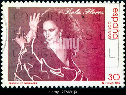 SPANIEN - UM 1996: Eine in Spanien gedruckte Briefmarke zeigt Lola Flores berühmte Folklore um 1996 Stockfoto