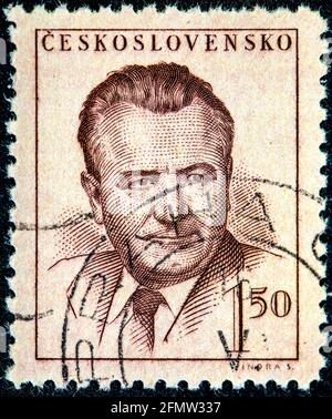Tschechoslowakei - um 1948: Eine in der Tschechoslowakei gedruckte Briefmarke zeigt den Präsidenten der Tschechoslowakei, Klement Gottwald, um 1948 Stockfoto