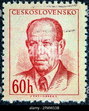 Tschechoslowakei - um 1953: Eine in der Tschechoslowakei gedruckte Briefmarke zeigt ein Porträt des Präsidenten Zapotocky, um 1953 Stockfoto
