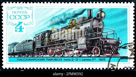 RUSSLAND - UM 1978 bis 1979: Die von Russland gedruckte Briefmarke zeigt eine Sammlung von Lokomotive-Entwürfen um 1978 bis 1979. Stockfoto