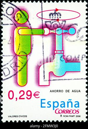 SPANIEN - UM 2006: Eine in Spanien gedruckte Briefmarke zeigt den Schlüssel eines Zapfhahns als Wassereinsparung aus der Serie Bürgerwerte, um 2006 Stockfoto