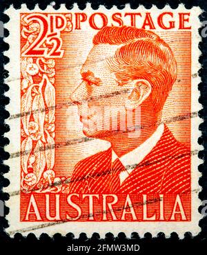 AUSTRALIEN - UM 1950: Eine gebrauchte Briefmarke aus Australien, die ein Porträt von König George VI. Um 1950 zeigt. Stockfoto