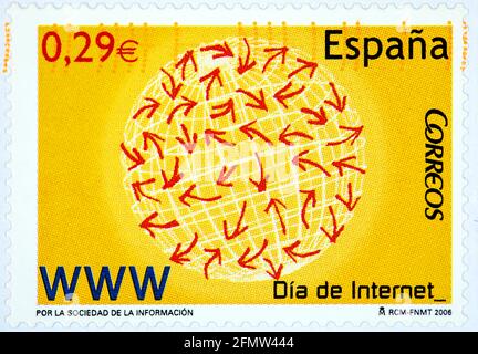 SPANIEN - UM 2006: Eine in Spanien gedruckte Briefmarke zeigt den Internettag der Informationsgesellschaft um 2006 Stockfoto