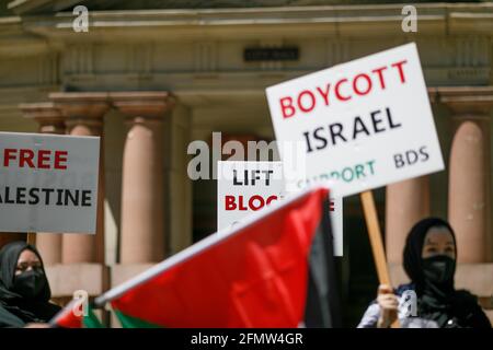 Portland, USA. Mai 2021. Am 11. Mai 2021 demonstrierten etwa hundert Personen im Namen Palästinas in der Nähe des Rathauses von Portland, Oregon. (Foto von John Rudoff/Sipa USA) Quelle: SIPA USA/Alamy Live News Stockfoto