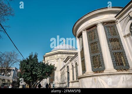 Sultan Mahmud II. (2. Mahmut) Grab in istanbul am Morgen und sonnigen Tag und seine barocke Architektur Stockfoto