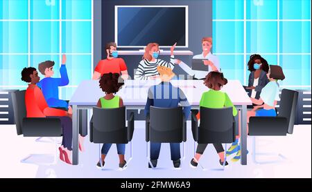 Mischen Sie Rennbusinessleute in Masken, die während der Konferenzkommunikation diskutieren Brainstorming Stock Vektor