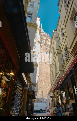 Galata Turm istanbul von genuesischen Matrosen für die Beobachtung von bosporus von konstantinopel gegründet. Foto, das am frühen Morgen aufgenommen wurde. Stockfoto